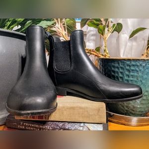 A New Day Black Chelsea Rainboots sz 8